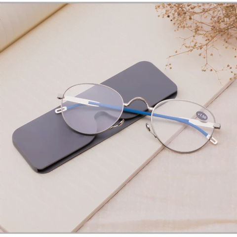 Óculos de Leitura Portátil Oval com Proteção de Luz Azul e UV400 - Imagem 2